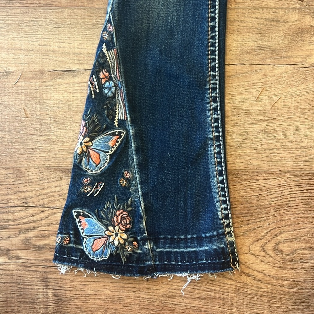 GRACE IN LA | Butterflies/floral embroidery raw hem flare jeans #GL-61881 - Picture 2 of 8